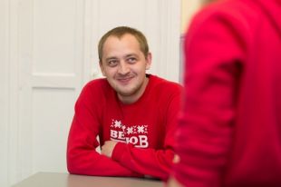 Учредитель фонда «Дедморозим» Дмитрий Жебелев считает, что сейчас на- до как никогда понимать, насколько мы все друг от друга зависим.
