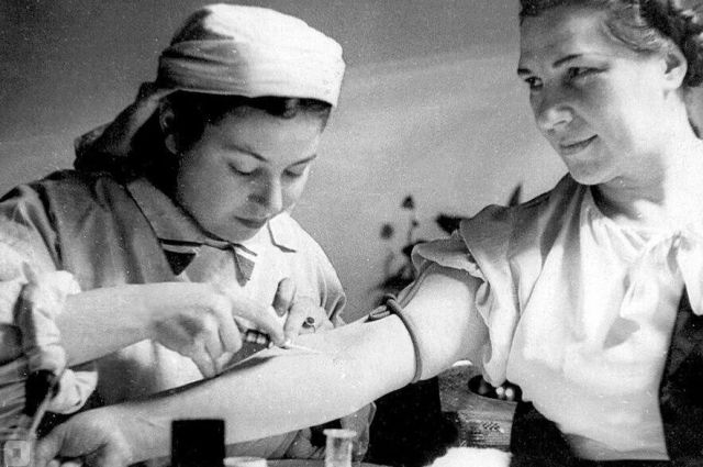 Перед санитарной службой были поставлены самые амбициозные задачи в период войны – от прививок до выявления опасных инфекций