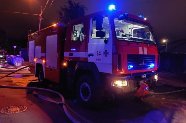 В Киеве в результате пожара в многоэтажке погиб мужчина