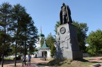 Памятник адмиралу Александру Колчаку в Иркутске.