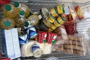 Сроки выдачи продуктовых наборов зависят от того, когда пройдут торги на закупку продуктов.