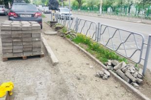 Также планируется отремонтировать 8 дорог и 7 междворовых проездов.