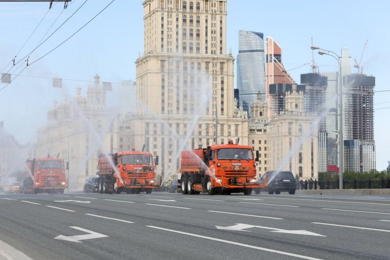 Масштабная дезинфекция проезжей части, дорог и тротуаров Москвы.