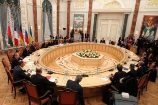 Киев созвал срочное заседание Трехсторонней контактной группы по Донбассу