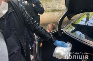В Киеве у наркодилера нашли партию кокаина на два миллиона гривен
