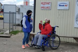 КПВВ на карантине: пенсионерка уехала лечиться в Луганск и застряла в «ЛНР»