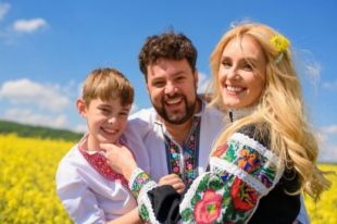 День вишиванки 2020: украинские звезды в ярких национальных нарядах