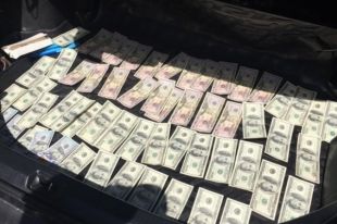 Частного исполнителя задержали в Киеве на взятке в 5 тыс. долларов