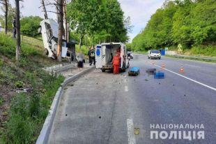 В Винницкой области легковушка вылетела с трассы и сбила насмерть пешехода
