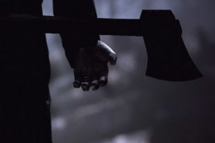 В Киевской области мужчина убил топорам свою сожительницу: подробности