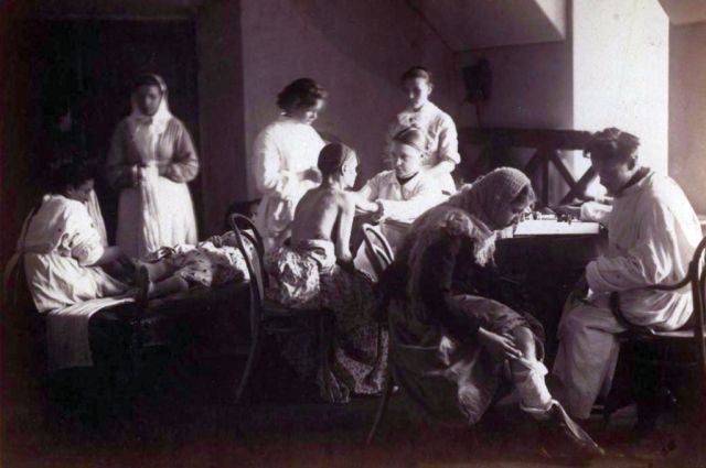 Приёмный покой в Обуховской больнице, Санкт-Петербург, 1887 год.
