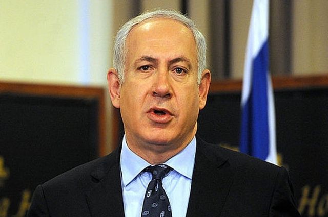 СМИ: Нетаньяху прибыл в суд на первое заседание по обвинению в коррупции