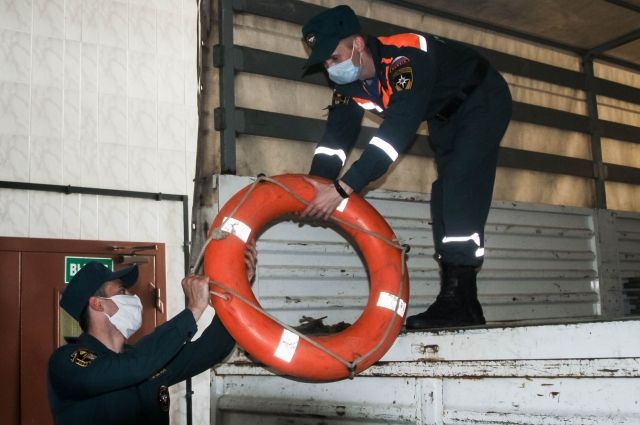 Омские спасатели отправились в посёлок Затон на борьбу с паводком