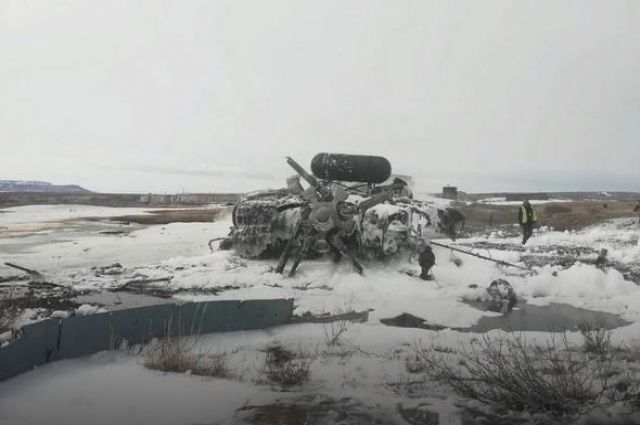 СК возбудил уголовное дело после аварии военного вертолета на Чукотке