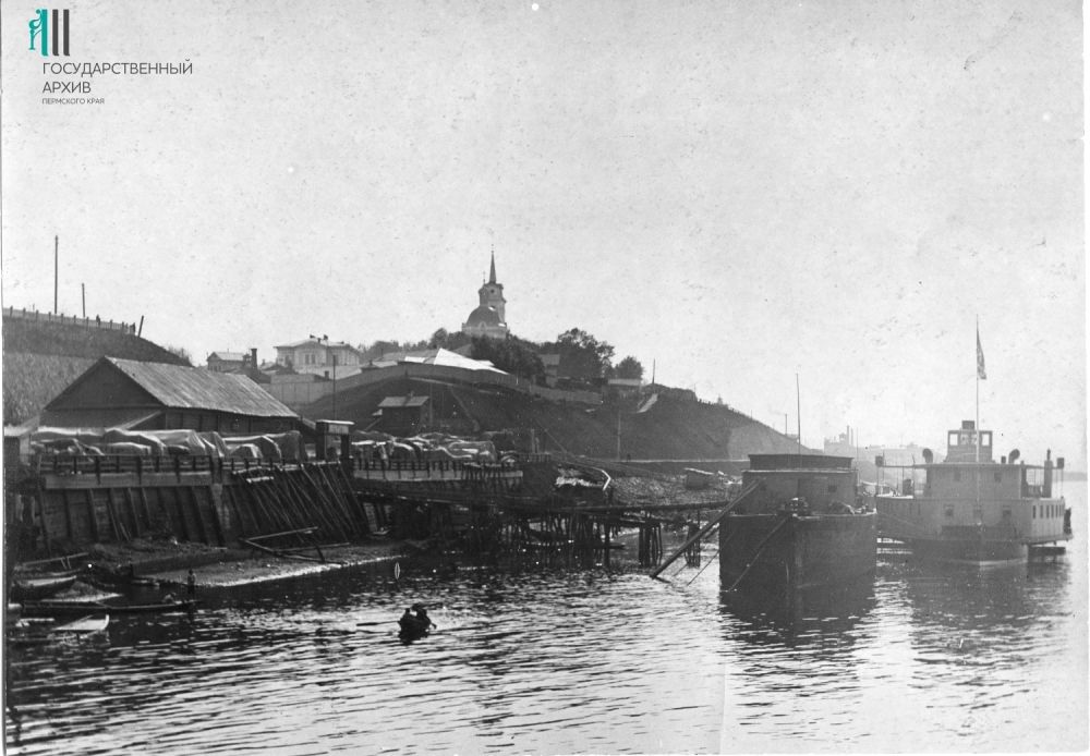 Вид на пристань около вокзала Перми-1. 1910-е гг.