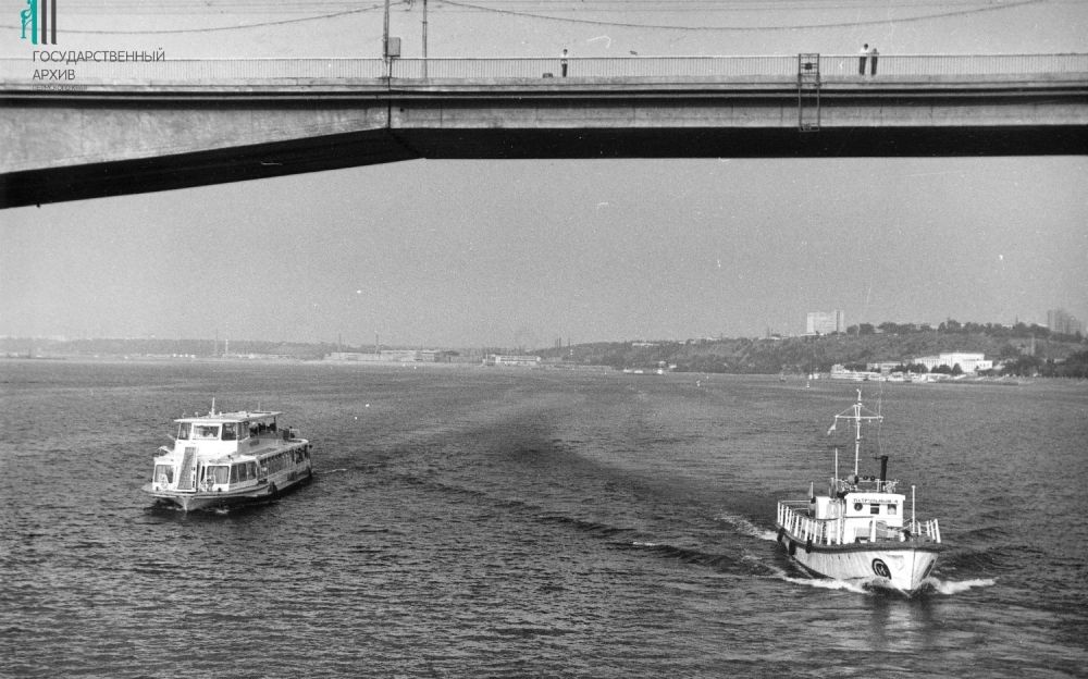 Пассажирские и грузовые суда на Каме, Пермь. 1970-е годы.