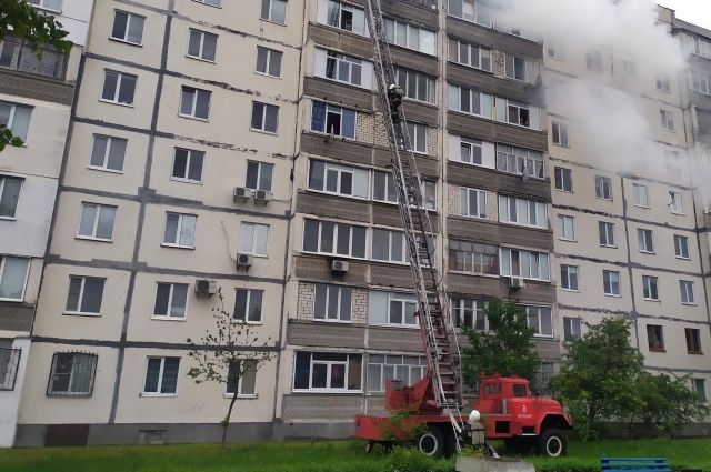 В Хмельницкой области вспыхнул пожар в многоэтажке: эвакуировали детей