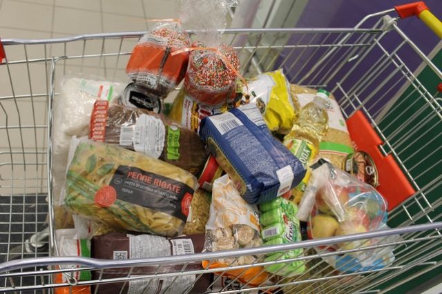 Тамбовчане могут помочь пенсионерам, оставив продукты в «тележке добра»