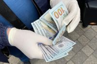Боролся с коррупцией: во Львове задержали налоговика при получении взятки