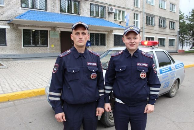 В Комсомольске-на-Амуре сотрудники полиции спасли женщину от гибели