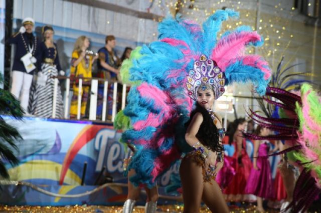 В Геленджике лучшие моменты карнавалов прошлых лет покажут по ТВ