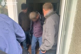 В Житомирской области налоговика поймали на взятке в 12 тысяч долларов