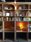 Book and Bed, Токио, Япония. Настоящий рай для для библиофилов. Номер выглядит как книжный магазин, но за полками скрывается уютный уголок с простой кроватью, лампой для чтения и розеткой.