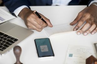 Тюменцам напоминают о приеме заявлений на выплату зарплатных субсидий