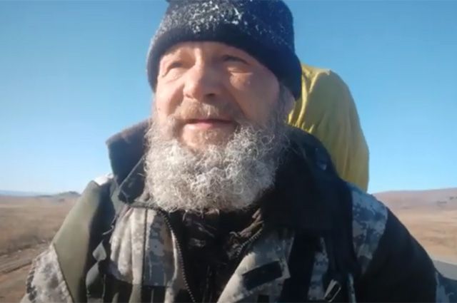 Истоптал 5 пар башмаков. 54-летний историк решил пройти пешком всю Россию