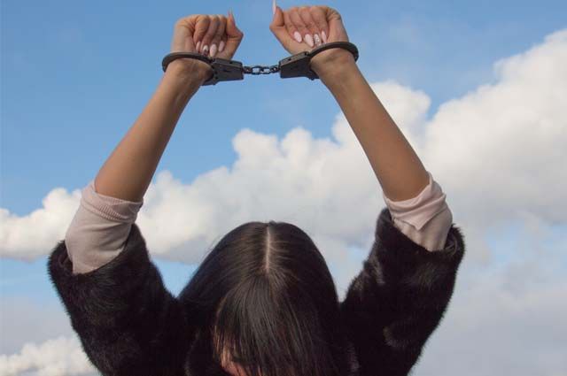 В Краснодаре задержали девушку, устроившую обнаженную фотосессию