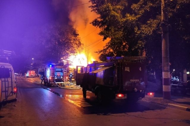 В Железнодорожном районе Ульяновска ночью горело кафе