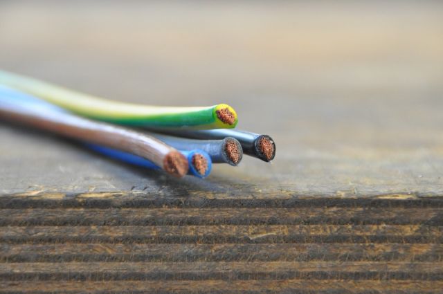 Подростки в Тульской области украли 70 метров кабеля