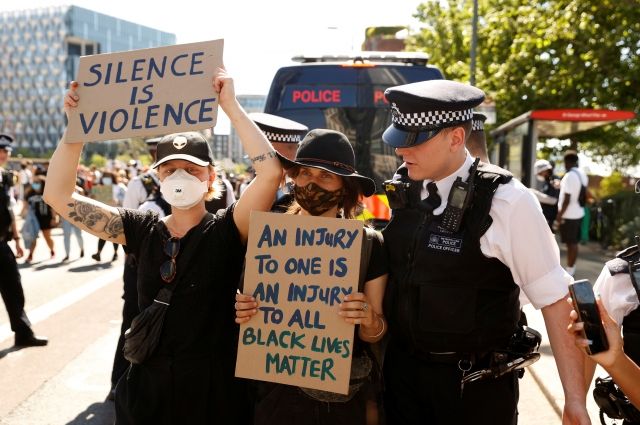 Полиция Лондона задержала нескольких участников акции в память о Флойде