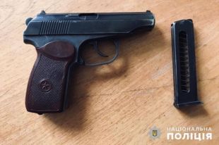 Под Киевом экс-полицейский за рулем стрелял в прохожих