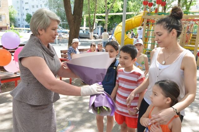 Депутаты фракции «Единая Россия» горсовета поздравили многодетные семьи