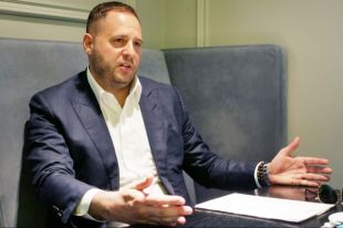 Прекращение обстрелов - базовое условие разведения сил на Донбассе, - Ермак