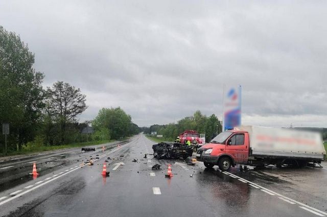По дороге в Дятьково в аварии с тремя машинами пострадал 18-летний водитель
