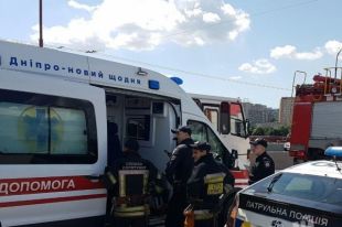 В Днепре девушка наглоталась таблеток и пыталась спрыгнуть с моста