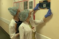 В каждом отделении волонтёры-медики развесят баннеры с QR-кодами, по которым можно перейти на видеозаписи сказок.