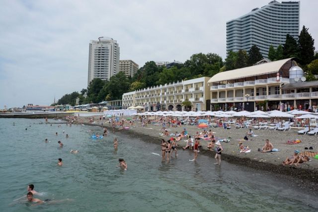 Пляжи на Юге России могут открыться в течение 2 недель