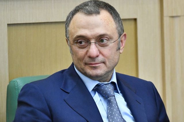 Суд не принял иски Сулеймана Керимова против изданий Forbes и «Ведомости»