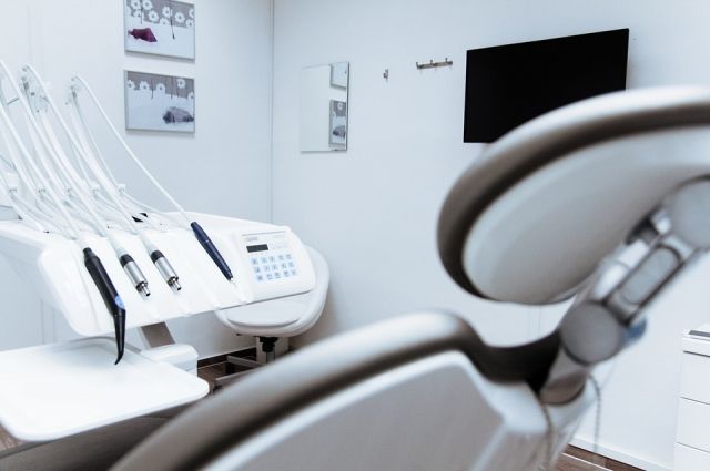 Волгоградский стоматолог рассказал о приеме больных с подозрением на COVID