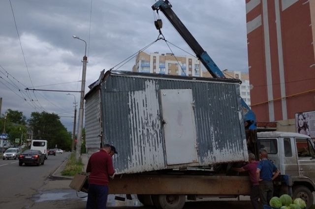 На улице Тернопольской в Пензе демонтировали торговый павильон