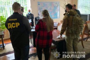 В Сумах чиновников госпредприятия поймали на взятке 211 тыс. гривен