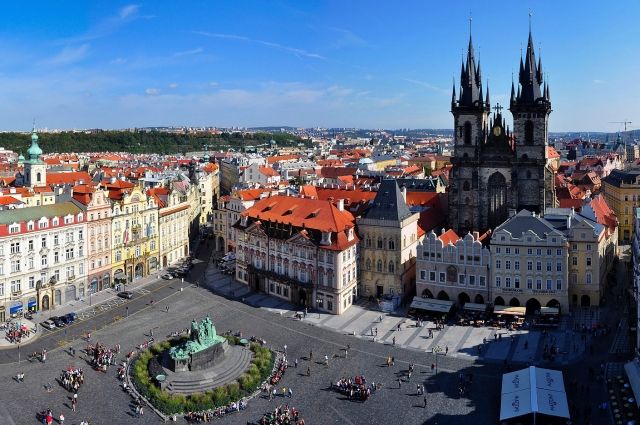 Высылаемые из Праги российские дипломаты покинут город 7 июня