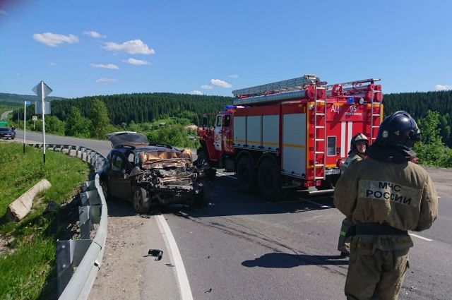 В Пермском крае в страшном ДТП с автобусом погиб пассажир Renault Duster