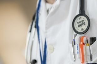 У пациентки из-за неверного лечения открылось внутреннее кровотечение.