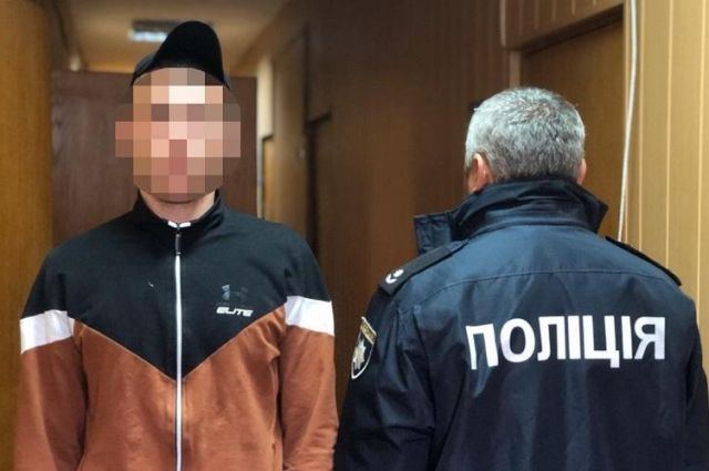 В Киеве трое мужчин с ножом ограбили врача