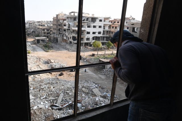 Сейчас многие сирийские города находятся в руинах. Главное, что нужно простым людям, – это восстановление экономики и инфраструктуры родной страны.  