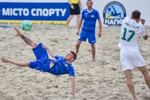 Определились полуфиналисты Кубка Открытия по пляжному футболу